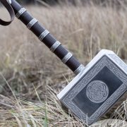Did Vikings use hammers in war?