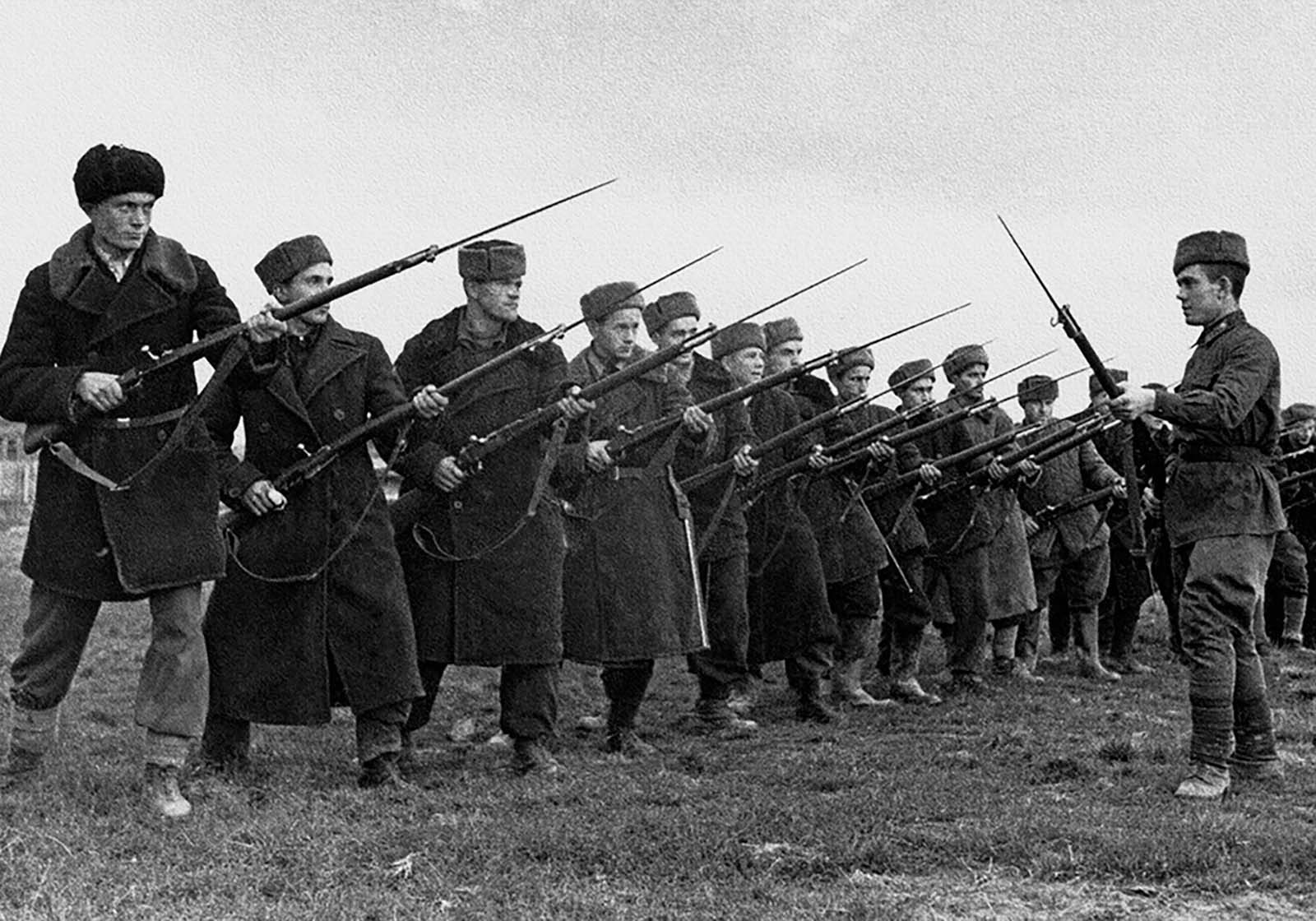 It is often said here that the Red Army of 1941 was not the same army as that of 1942. What contrasted these armies?